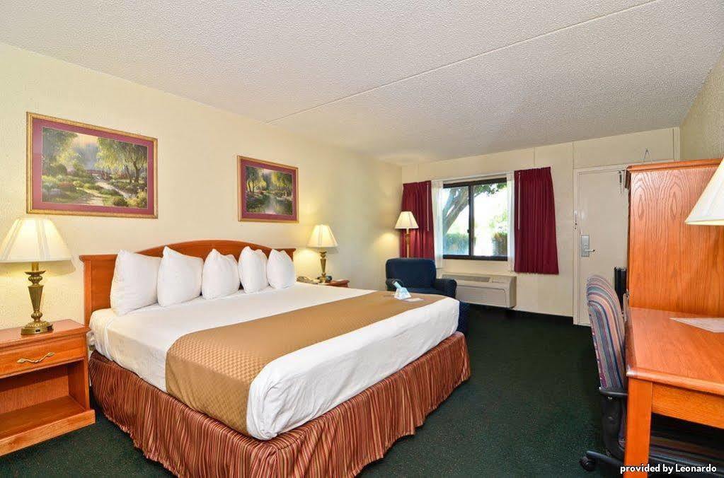 Best Western Crossroads Inn DeFuniak Springs Δωμάτιο φωτογραφία