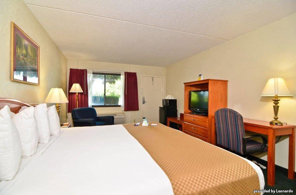 Best Western Crossroads Inn DeFuniak Springs Δωμάτιο φωτογραφία